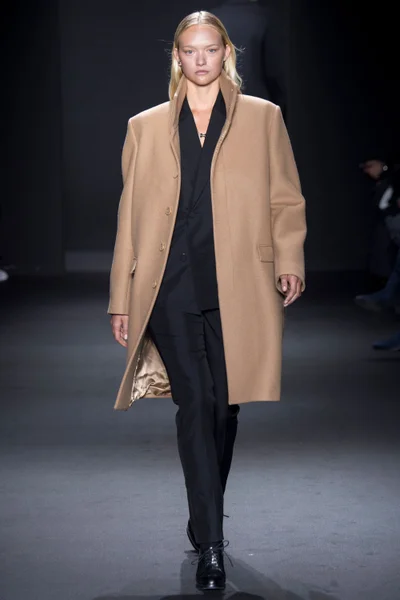 Look 14